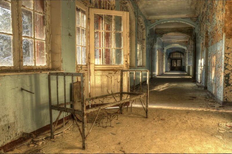 abandoned III - Afbeelding 3